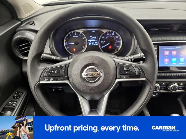 Photo of 2021 Black Nissan Kicks