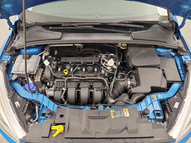 Photo of 2016 Blue Ford Focus