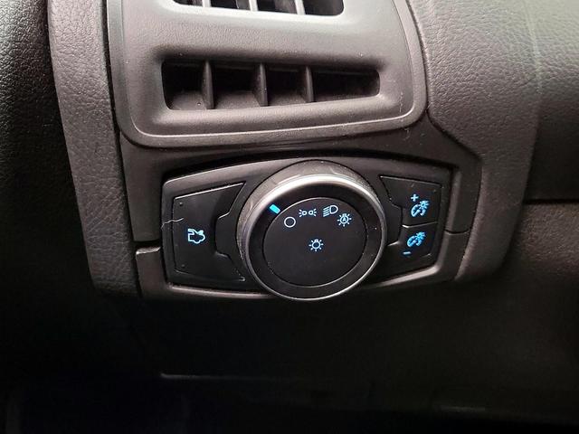 Photo of 2016 Blue Ford Focus