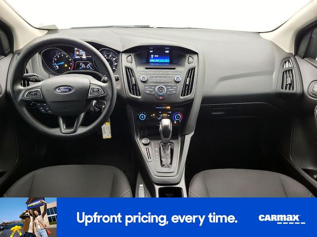 Photo of 2016 Blue Ford Focus