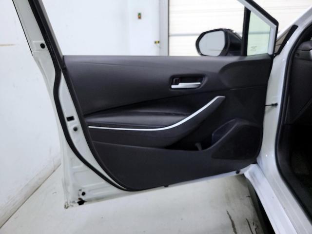 Photo of 2020 White Toyota Corolla