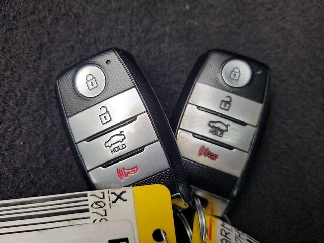 Photo of 2017 Silver Kia Forte5
