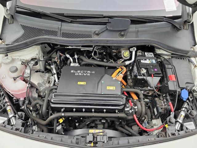 Photo of 2016 White Mercedes-Benz B-Class