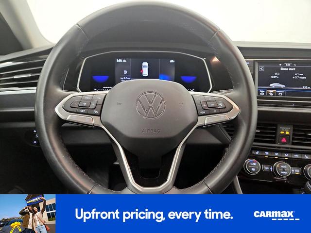 Photo of 2022 Black Volkswagen Jetta