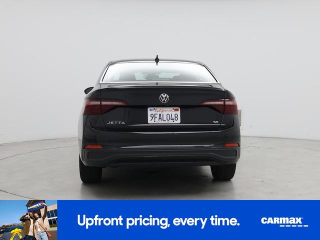 Photo of 2022 Black Volkswagen Jetta