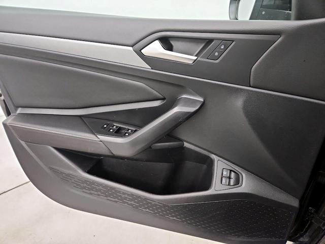 Photo of 2022 Black Volkswagen Jetta