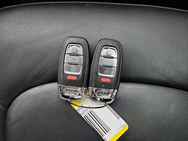 Photo of 2015 White Audi allroad