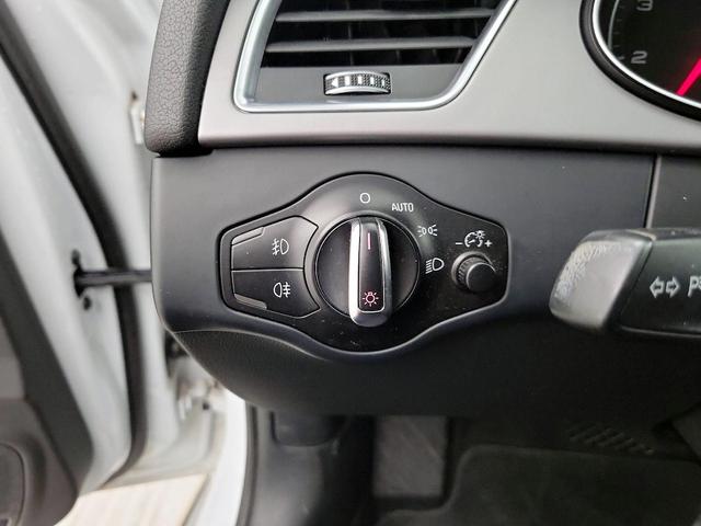 Photo of 2015 White Audi allroad