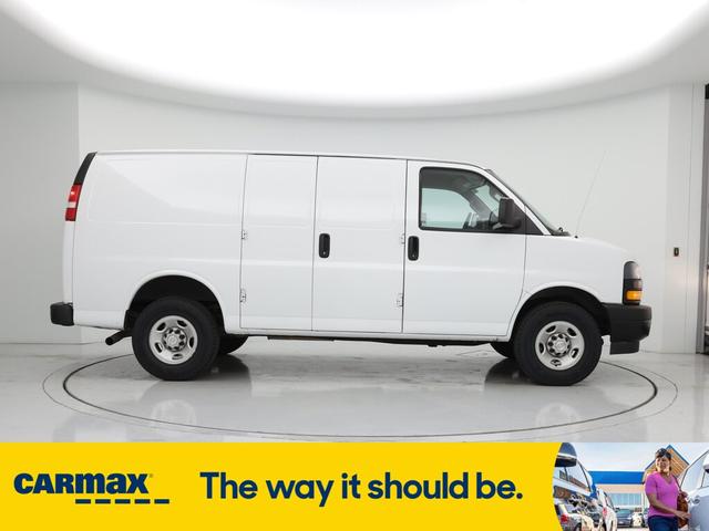 Photo of 2022 White Chevrolet Express 3500