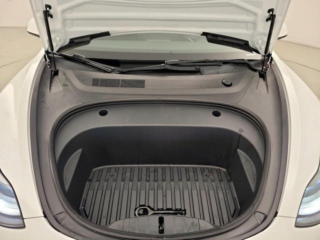 Photo of 2023 White Tesla Model 3