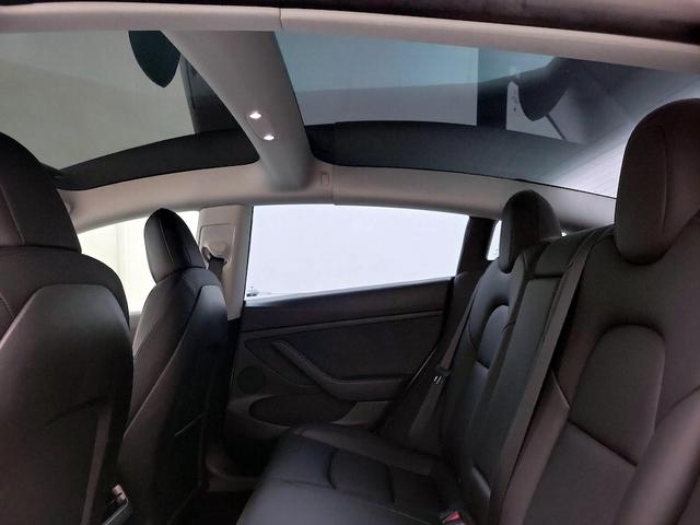 Photo of 2023 White Tesla Model 3