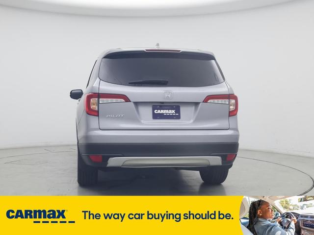 Photo of 2019 Silver Honda Pilot
