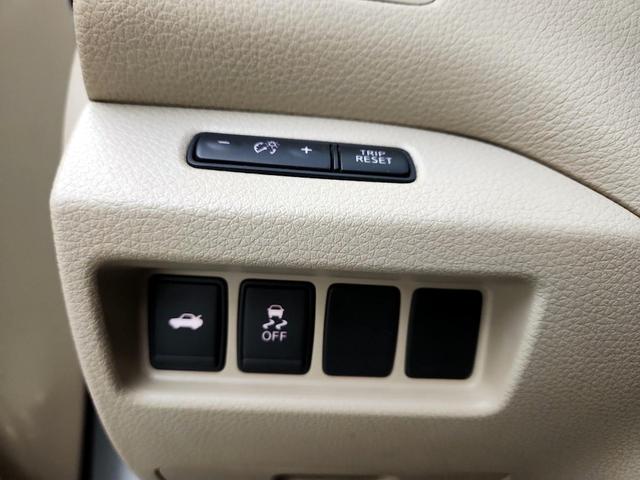 Photo of 2016 Pearl Nissan Altima