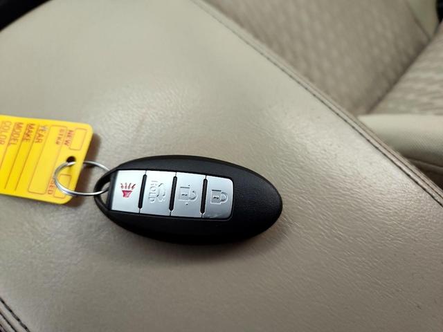 Photo of 2016 Pearl Nissan Altima