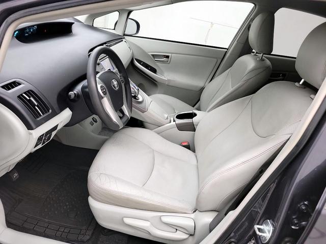 Photo of 2014 Gray Toyota Prius