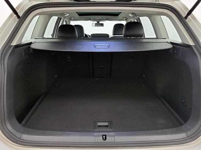 Photo of 2017 White Volkswagen Golf