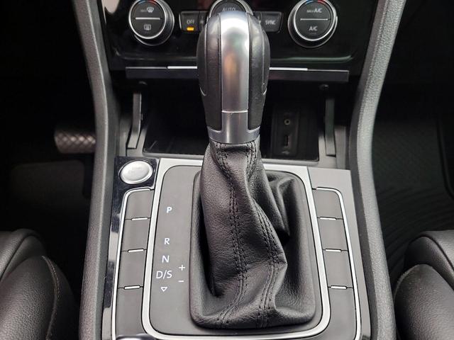 Photo of 2017 White Volkswagen Golf