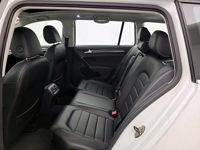 Photo of 2017 White Volkswagen Golf