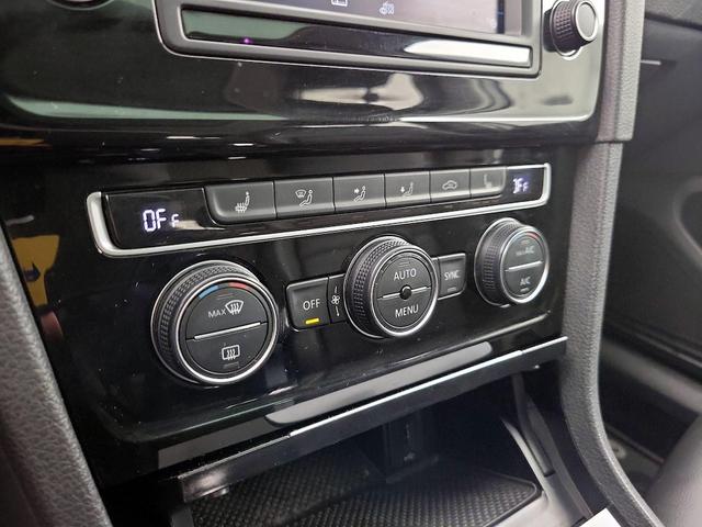 Photo of 2017 White Volkswagen Golf
