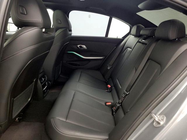 Photo of 2023 Gray BMW 330