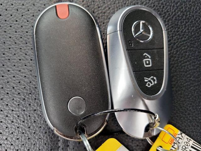 Photo of 2022 White Mercedes-Benz C-Class