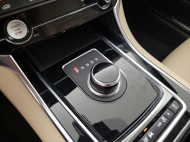 Photo of 2018 White Jaguar XE