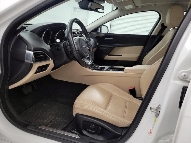 Photo of 2018 White Jaguar XE