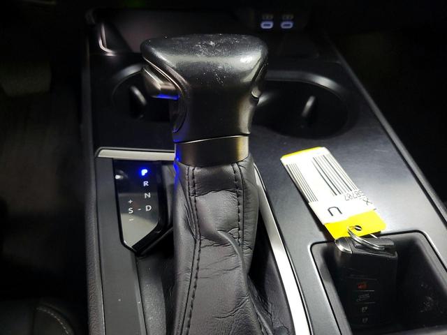 Photo of 2024 Silver Lexus UX 250h