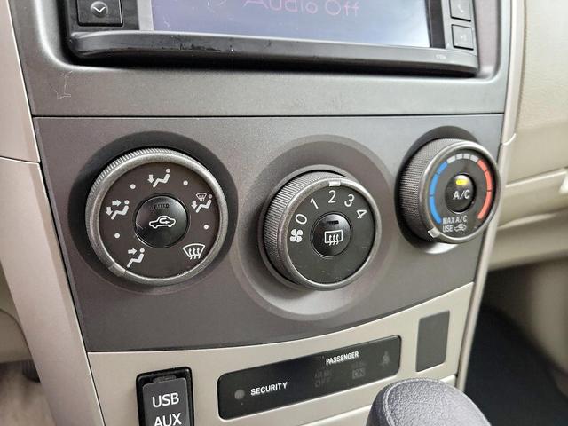 Photo of 2013 Gray Toyota Corolla