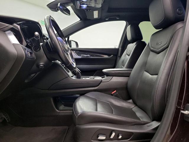 Photo of 2020 Purple Cadillac XT5