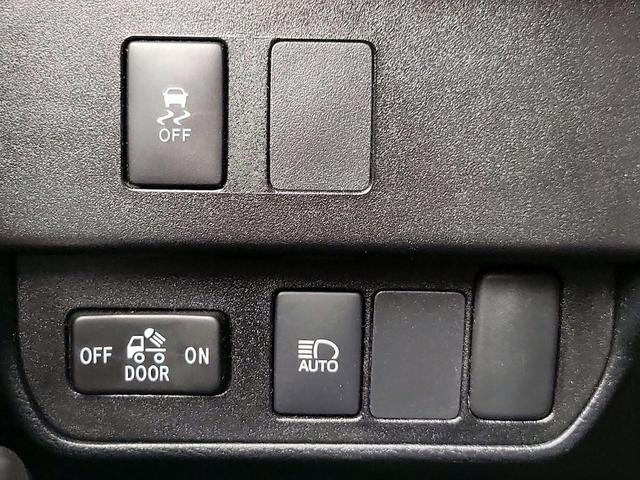 Photo of 2022 White Toyota Tacoma