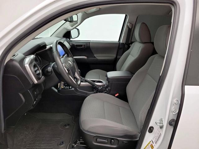 Photo of 2022 White Toyota Tacoma