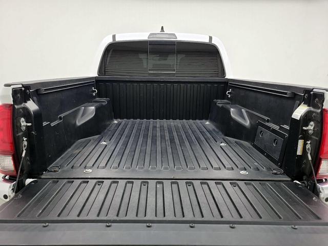 Photo of 2022 White Toyota Tacoma