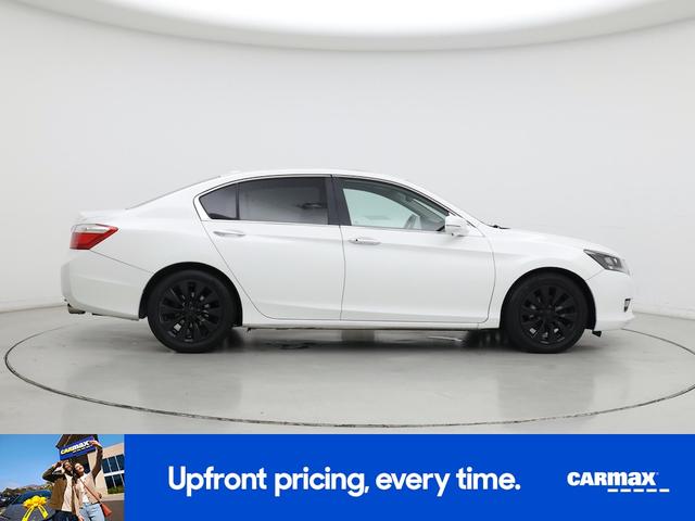 Photo of 2015 White Honda Accord