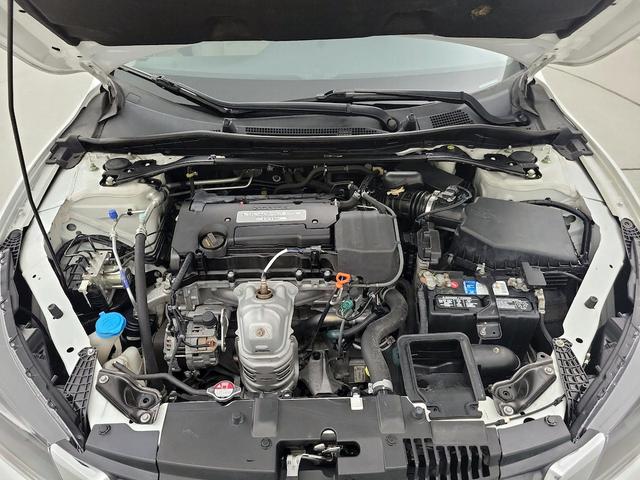 Photo of 2015 White Honda Accord