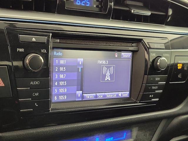 Photo of 2016 Silver Toyota Corolla