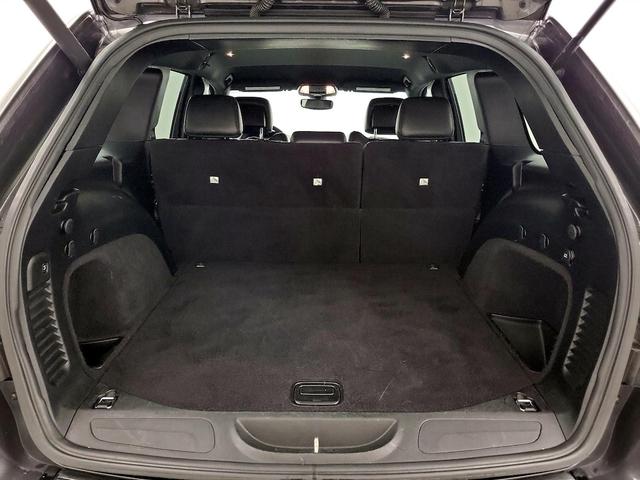 Photo of 2017 Gray Jeep Grand Cherokee