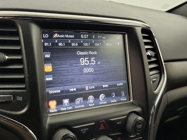 Photo of 2017 Gray Jeep Grand Cherokee