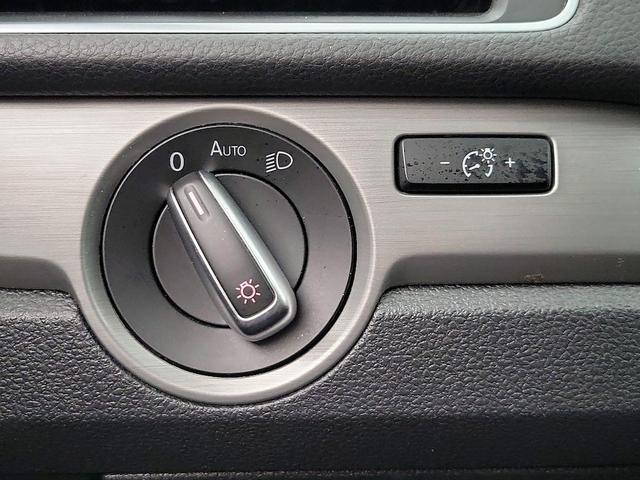 Photo of 2014 Black Volkswagen Passat