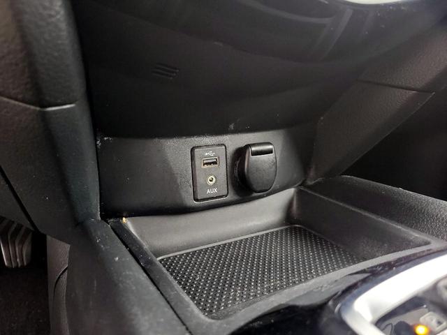 Photo of 2017 Black Nissan Rogue