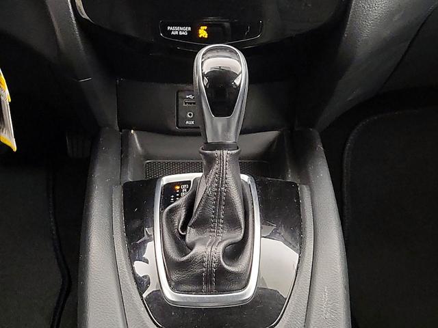 Photo of 2017 Black Nissan Rogue