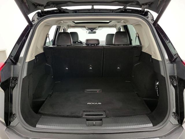 Photo of 2022 Black Nissan Rogue