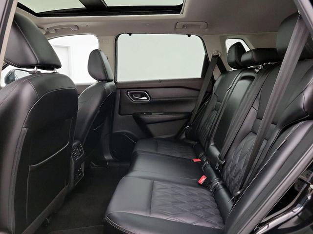 Photo of 2022 Black Nissan Rogue