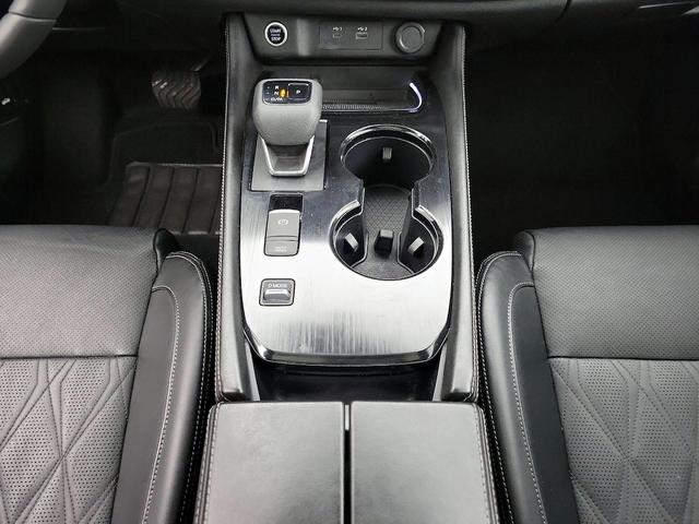 Photo of 2022 Black Nissan Rogue