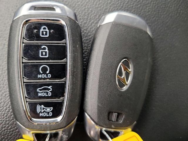 Photo of 2023 Black Hyundai ELANTRA HEV
