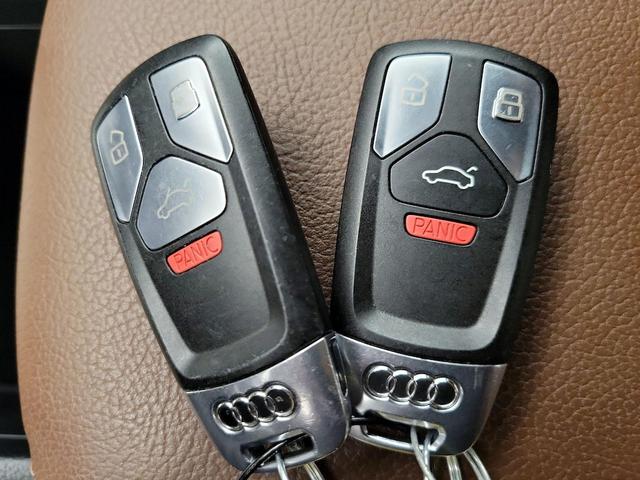 Photo of 2018 Gray Audi A4