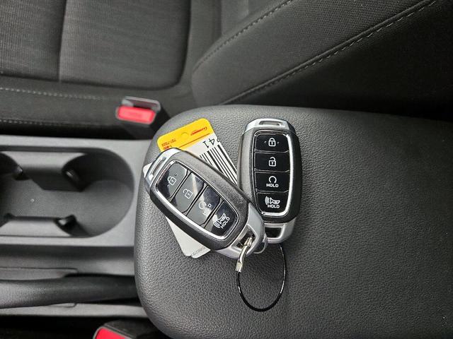 Photo of 2022 Black Hyundai KONA