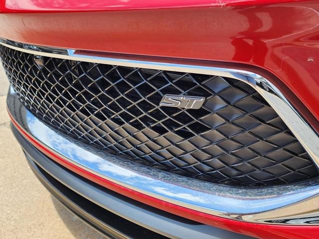 Photo of 2026 Brilliant Red Buick Encore GX