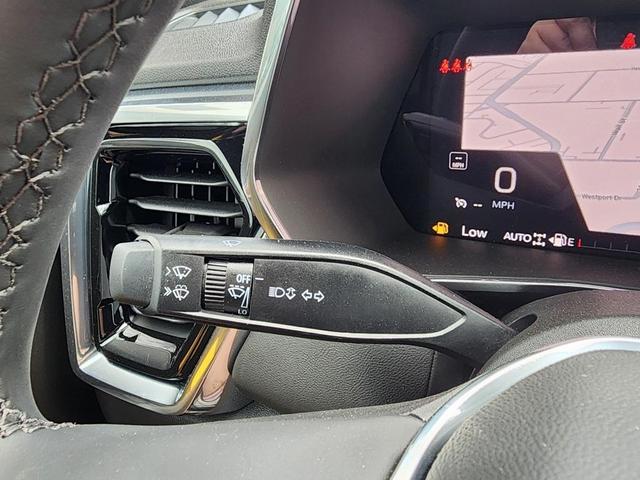 Photo of 2025 Metallic GMC Canyon