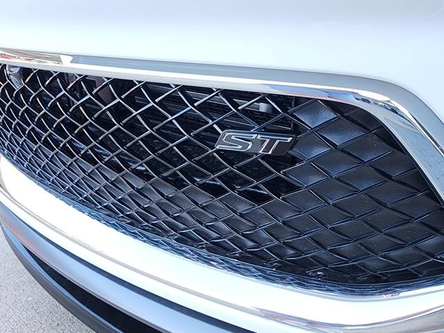 Photo of 2026 Summit White Buick Encore GX
